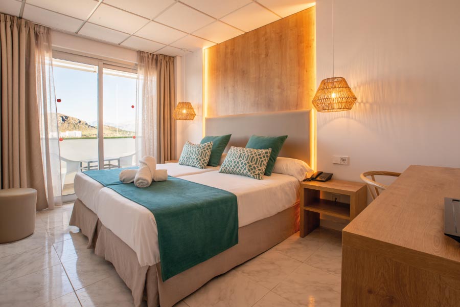 reservar habitacion superior doble vista mar lateral hotel bahia de alcudia