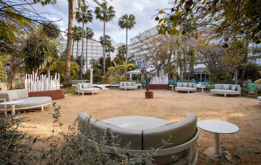 instalaciones jardines hotel bahia de alcudia