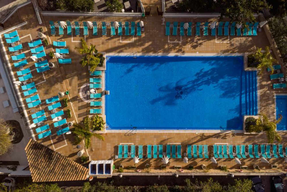 instalaciones piscina hotel bahia de alcudia