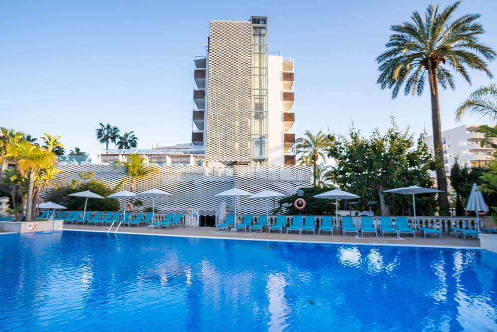 instalaciones piscinas hotel bahia de alcudia
