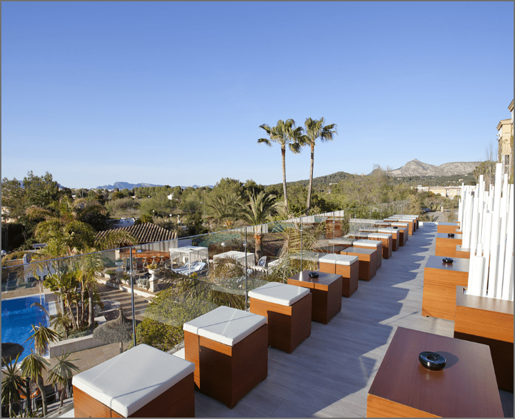 lounge terrace hotel bahia de alcudia