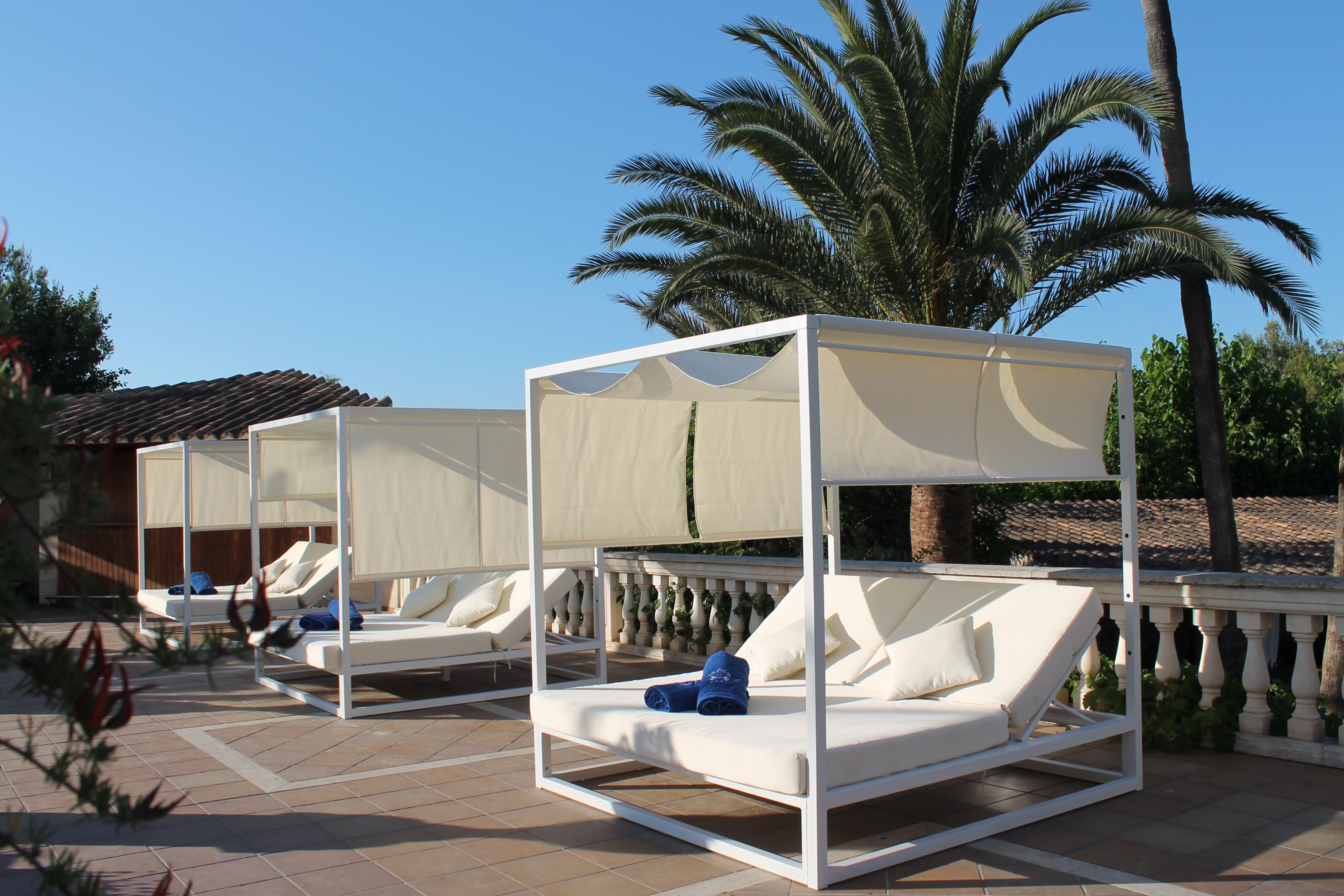 swimming pool hotel bahia de alcudia
