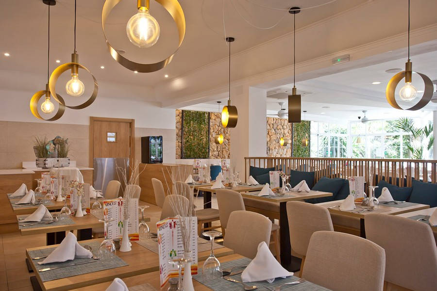 lounge bar bahia de alcudia hotel & Spa lounge bar bahia de alcudia hotel & Spa