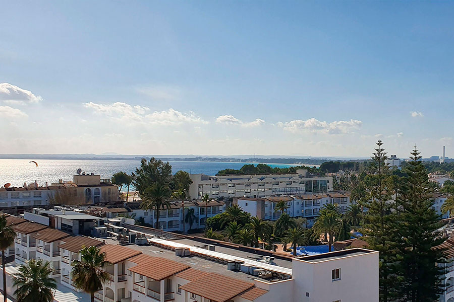 reservar junior suite vista lateral mar en el hotel bahia de alcudia