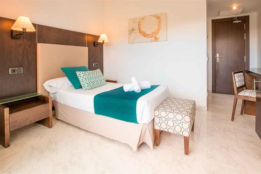 chambre simple hotel bahia de alcudia